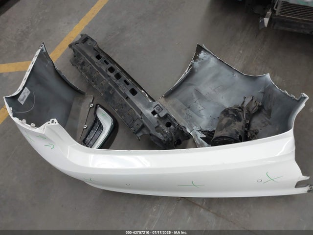 WBA5R1C51KFH18052 BMW 330I