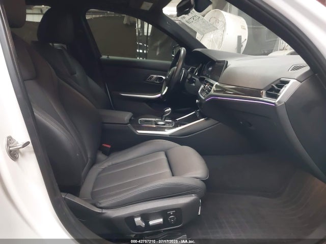 WBA5R1C51KFH18052 BMW 330I