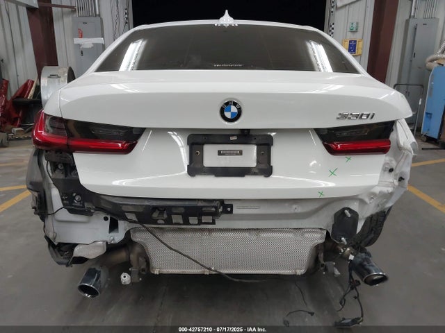 WBA5R1C51KFH18052 BMW 330I
