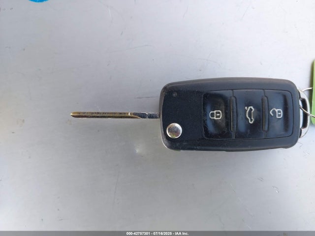 3VW507AT3EM819495 Volkswagen 2014