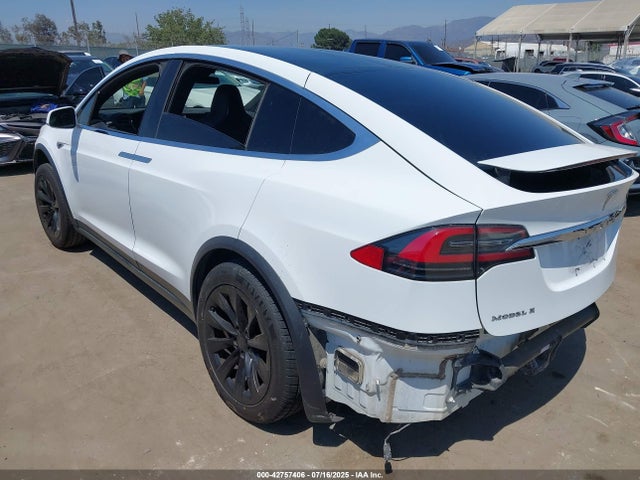2016 TESLA MODEL X 5YJXCBE25GF016623 Photo 2