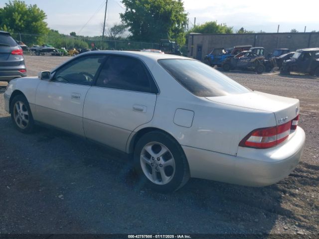 2001 LEXUS ES 300 JT8BF28G310340179 Photo 2