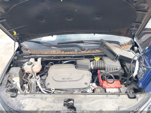 2C4RC1CG7NR159012 Chrysler Voyager
