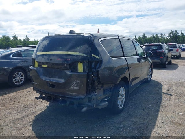 2C4RC1CG7NR159012 Chrysler Voyager