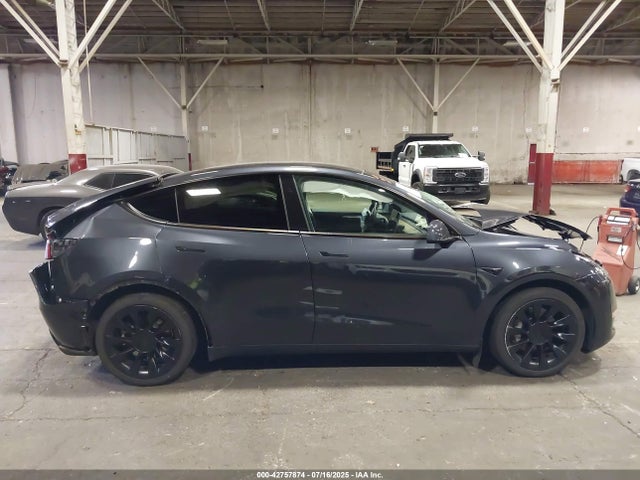 7SAYGAEE2RF071436 Tesla Model Y