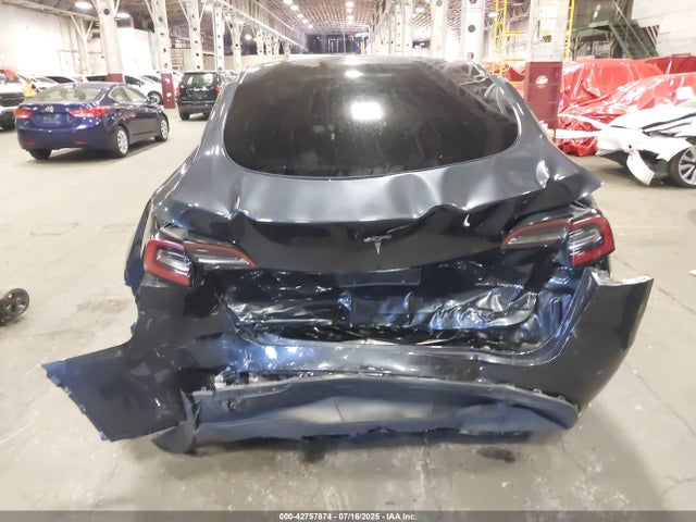 7SAYGAEE2RF071436 Tesla Model Y