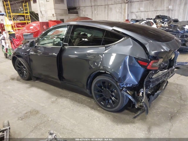 2024 TESLA MODEL Y 7SAYGAEE2RF071436 Photo 2