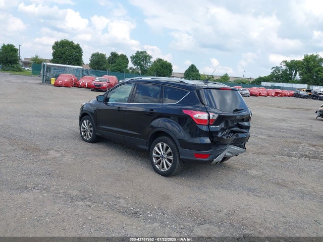 1FMCU9J9XJUB66275 Ford 2018