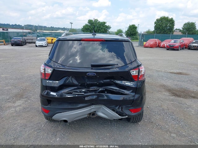 1FMCU9J9XJUB66275 Ford 2018