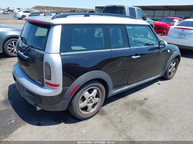 2011 MINI COOPER CLUBMAN WMWZF3C51BTX82399 Photo 3
