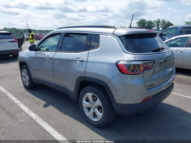 2018 JEEP COMPASS 3C4NJDBB3JT154540 Photo 2