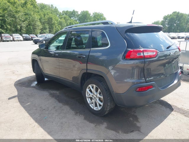 2016 JEEP CHEROKEE 1C4PJLCB4GW273945 Photo 2