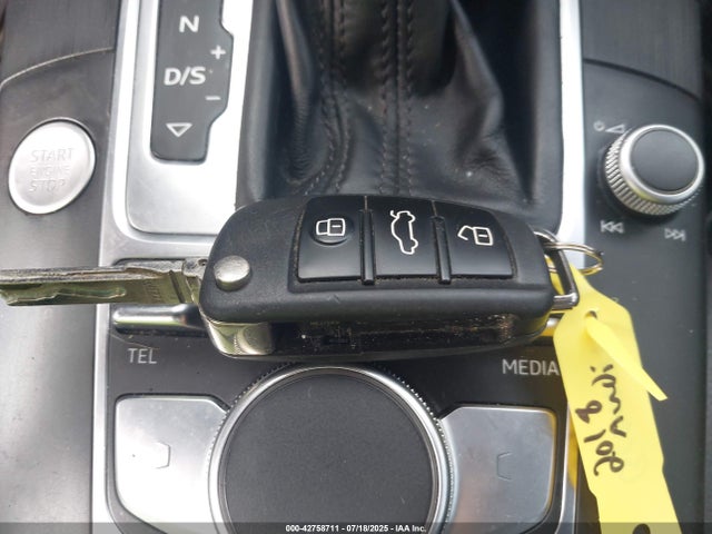 2018 AUDI A3 WAUB8GFF4J1071801 Photo 10