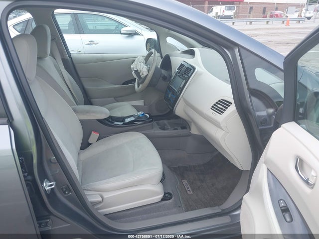 1N4AZ0CP2FC317942 Nissan Leaf