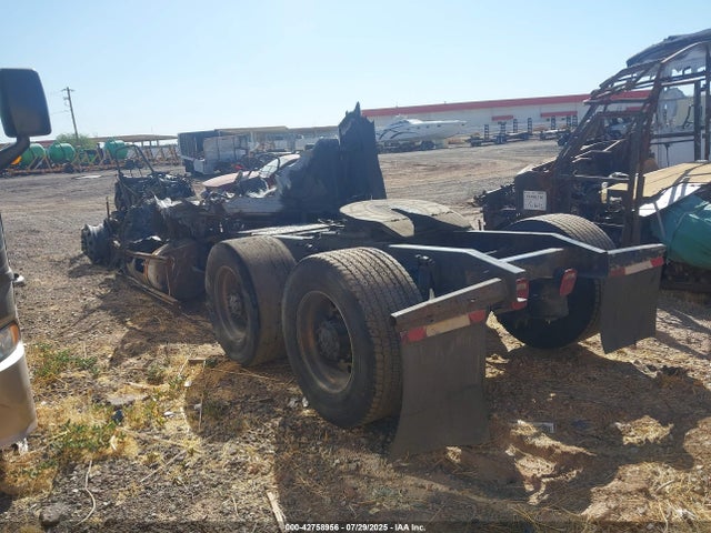 3AKJGLD55FSGA4010 Freightliner detroit diesel dd15 ev