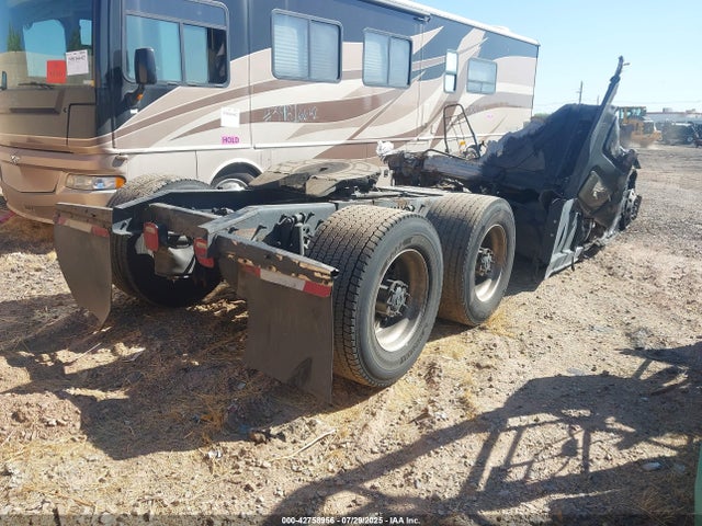 3AKJGLD55FSGA4010 Freightliner detroit diesel dd15 ev