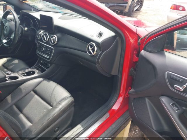 2019 MERCEDES-BENZ GLA 250 WDCTG4GB8KJ586073 Photo 4