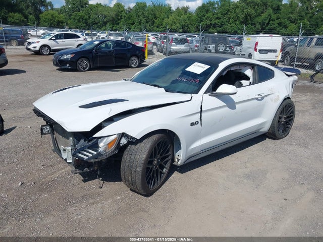 Ford 5.0l 4v premium fuel 2017 1FA6P8CF8H5332597 Image 2