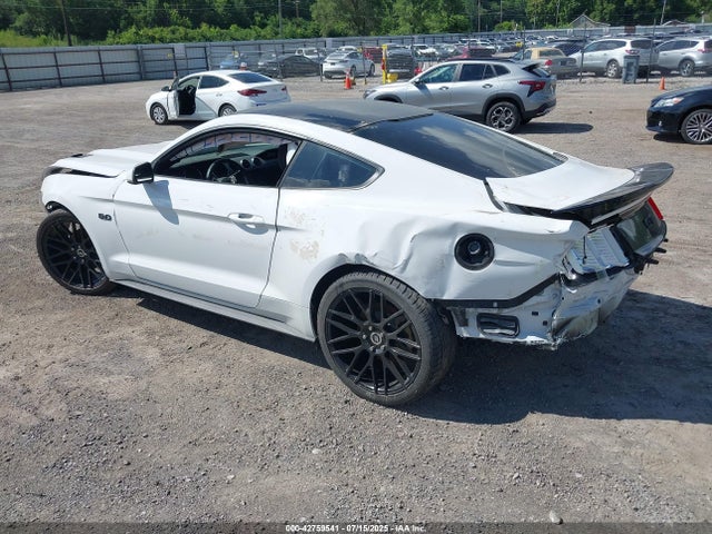 Ford 5.0l 4v premium fuel 2017 1FA6P8CF8H5332597 Image 3