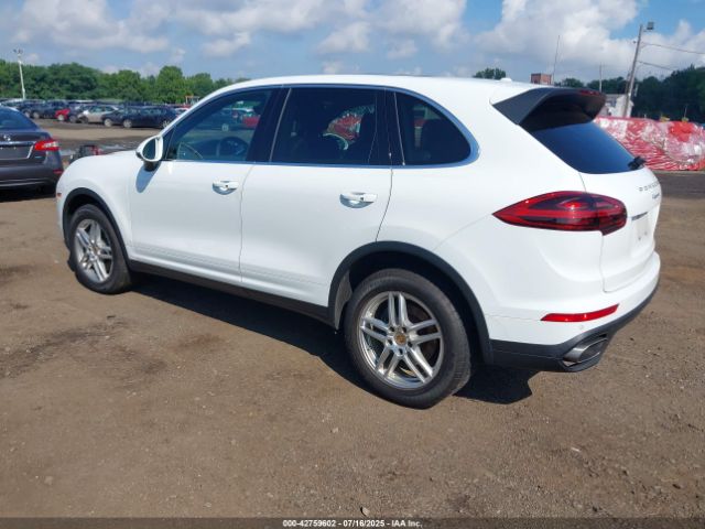 2016 PORSCHE CAYENNE WP1AA2A29GKA09130 Photo 2