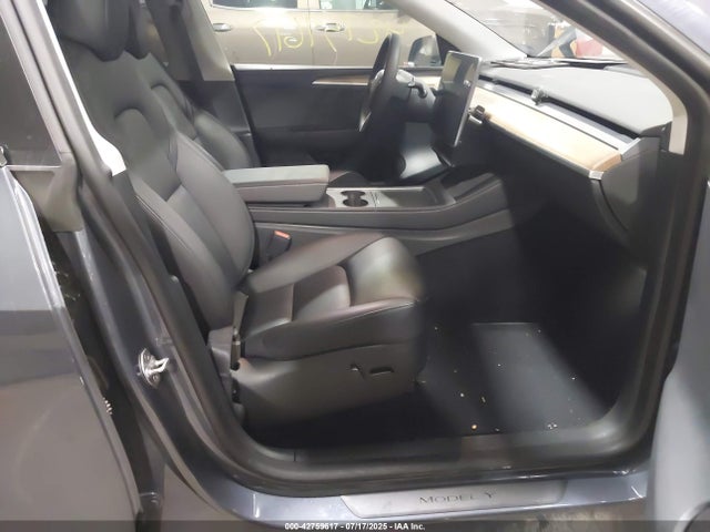 2023 TESLA MODEL Y 7SAYGDEE8PA058962 Photo 4