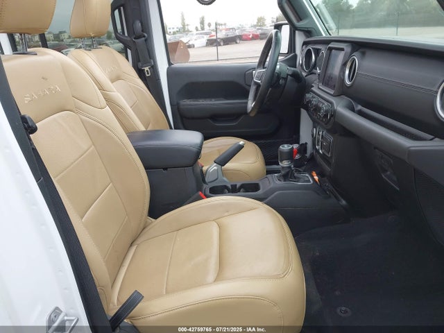 1C4HJXEN8JW261176 Jeep Wrangler