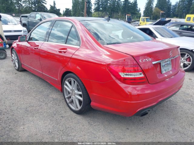 2014 MERCEDES-BENZ C 250 WDDGF4HB8EA953301 Photo 2