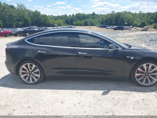 5YJ3E1EB4JF188104 Tesla MODEL 3