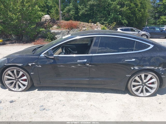 5YJ3E1EB4JF188104 Tesla MODEL 3