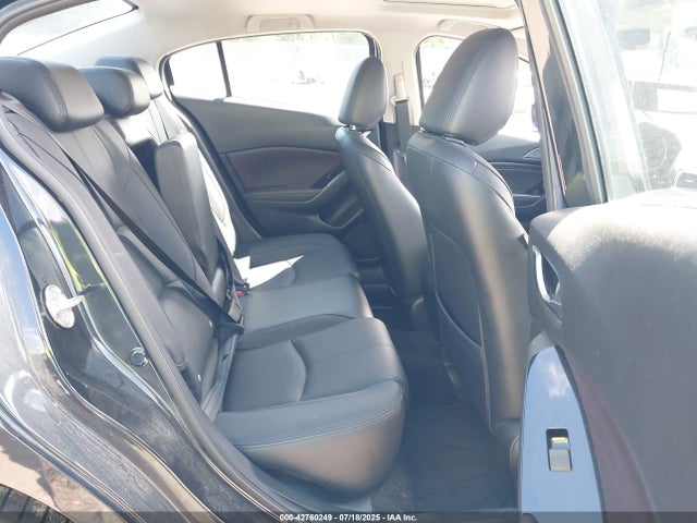 3MZBN1W33JM212369 Mazda py