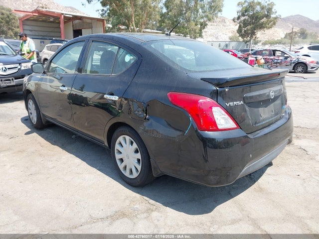 Nissan 2015 2015 3N1CN7AP4FL804402 Image 3