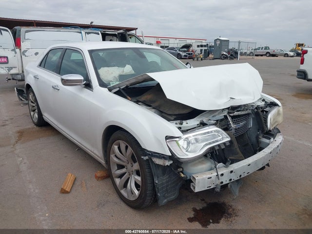 2C3CCAEG8JH137141 Chrysler 300