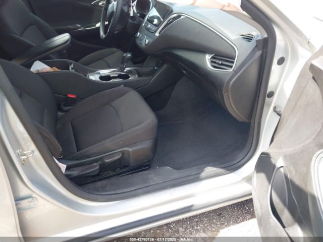 2019 CHEVROLET MALIBU 1G1ZD5ST8KF197301 Photo 4