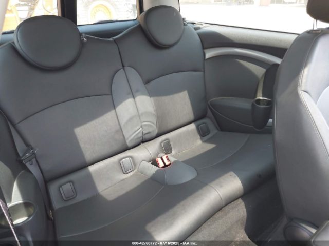 2010 MINI COOPER S CLUBMAN WMWMM3C57ATZ33101 Photo 7