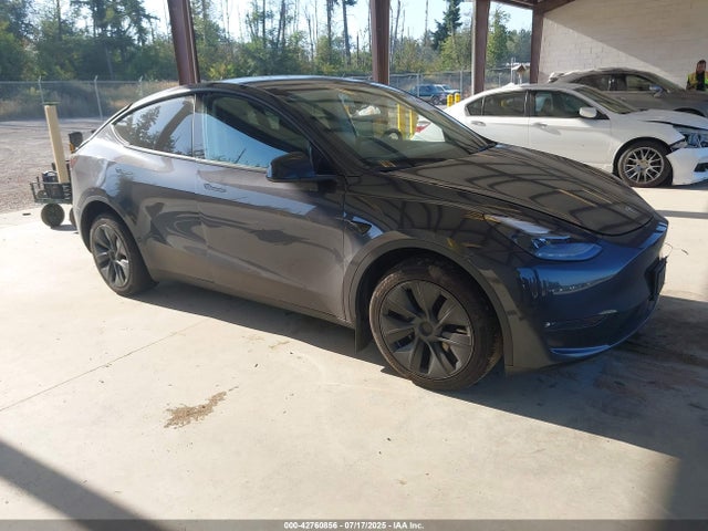 2024 TESLA MODEL Y 7SAYGDEE7RF153633 Photo 0