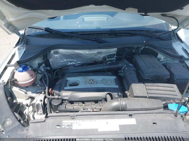 WVGAV7AX0FW608144 Volkswagen 2015