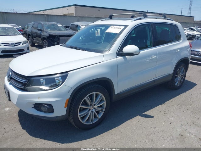 WVGAV7AX0FW608144 Volkswagen 2015