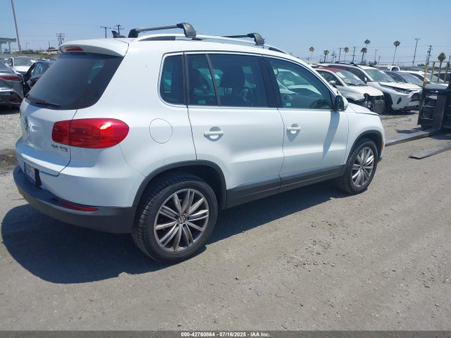 WVGAV7AX0FW608144 Volkswagen 2015
