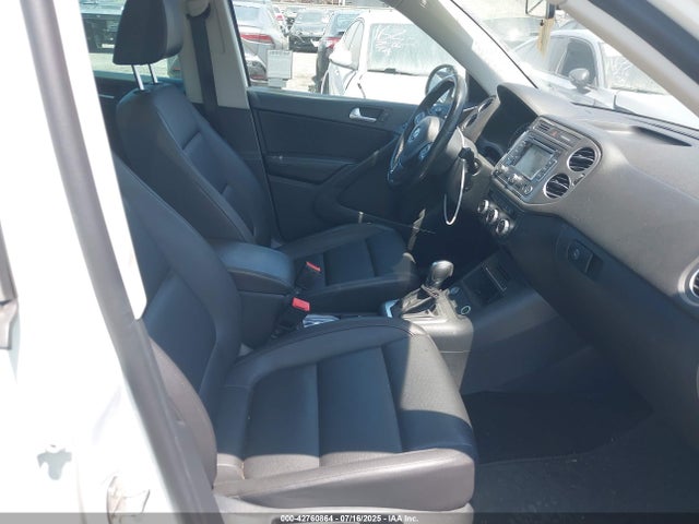 WVGAV7AX0FW608144 Volkswagen 2015