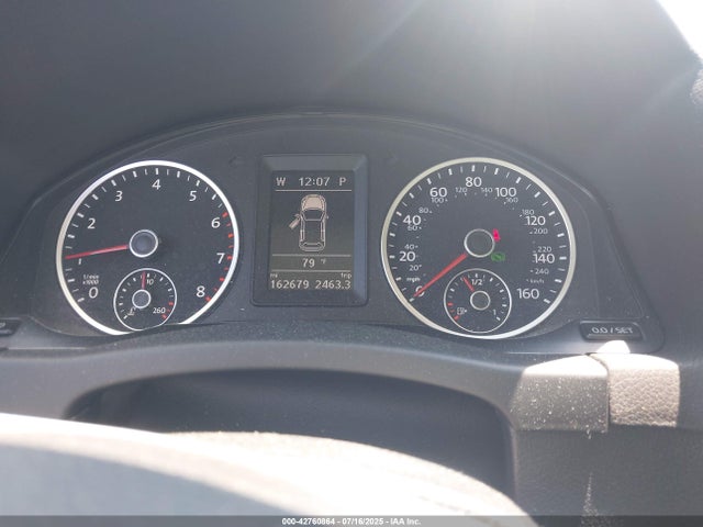 WVGAV7AX0FW608144 Volkswagen 2015