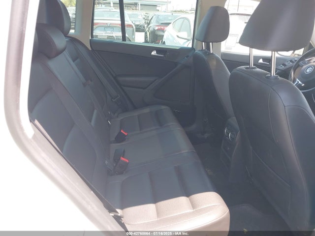 WVGAV7AX0FW608144 Volkswagen 2015