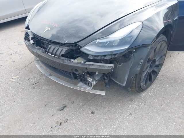 5YJ3E1EC9MF065041 Tesla 2021