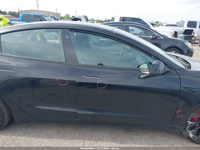 5YJ3E1EC9MF065041 Tesla 2021