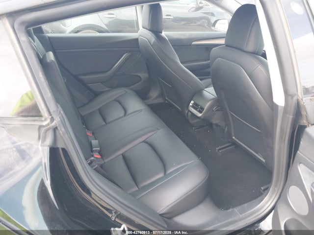 5YJ3E1EC9MF065041 Tesla 2021