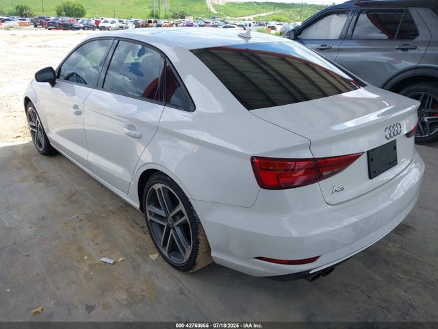 2018 AUDI A3 WAUAUGFF5J1021142 Photo 2