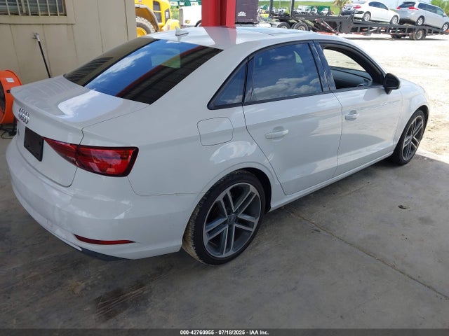 2018 AUDI A3 WAUAUGFF5J1021142 Photo 3