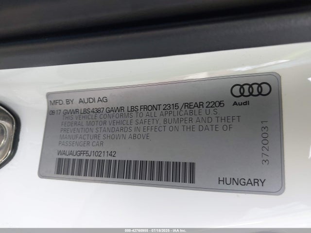 2018 AUDI A3 WAUAUGFF5J1021142 Photo 8