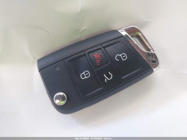 WVWVF7AU7JW204484 Volkswagen 2018