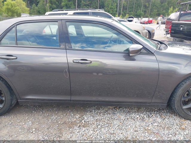 2C3CCABG4MH585563 Chrysler 2021