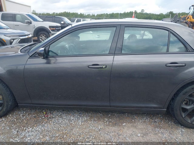 2C3CCABG4MH585563 Chrysler 2021